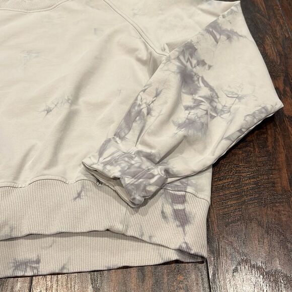 Lululemon Cropped Tie Dye Pullover in EUC size 4 no size tag check measurements - Picture 4 of 12
